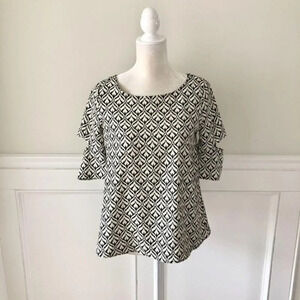 Emma's Closet Slit Sleeve Tulip Back Top S